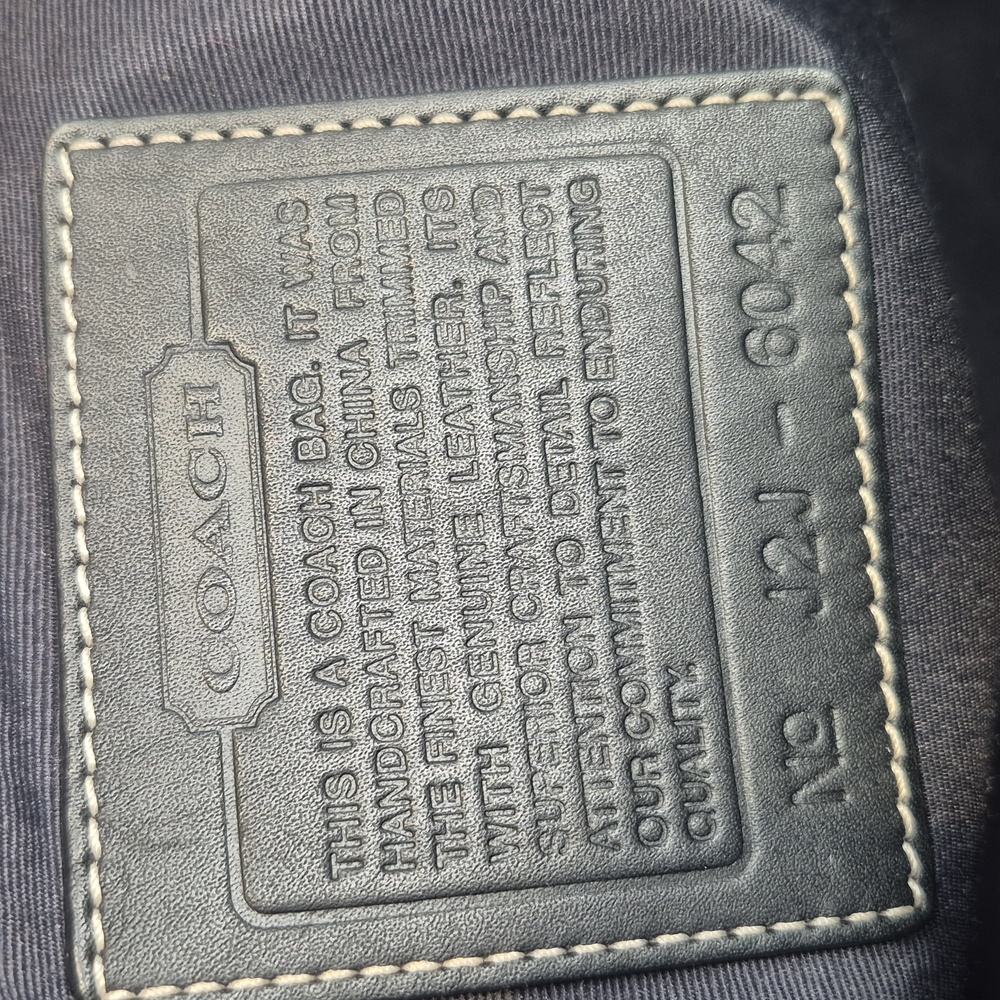 Coach 2pc Signature Tote Bag And Wallet Set - Picture 8 of 17